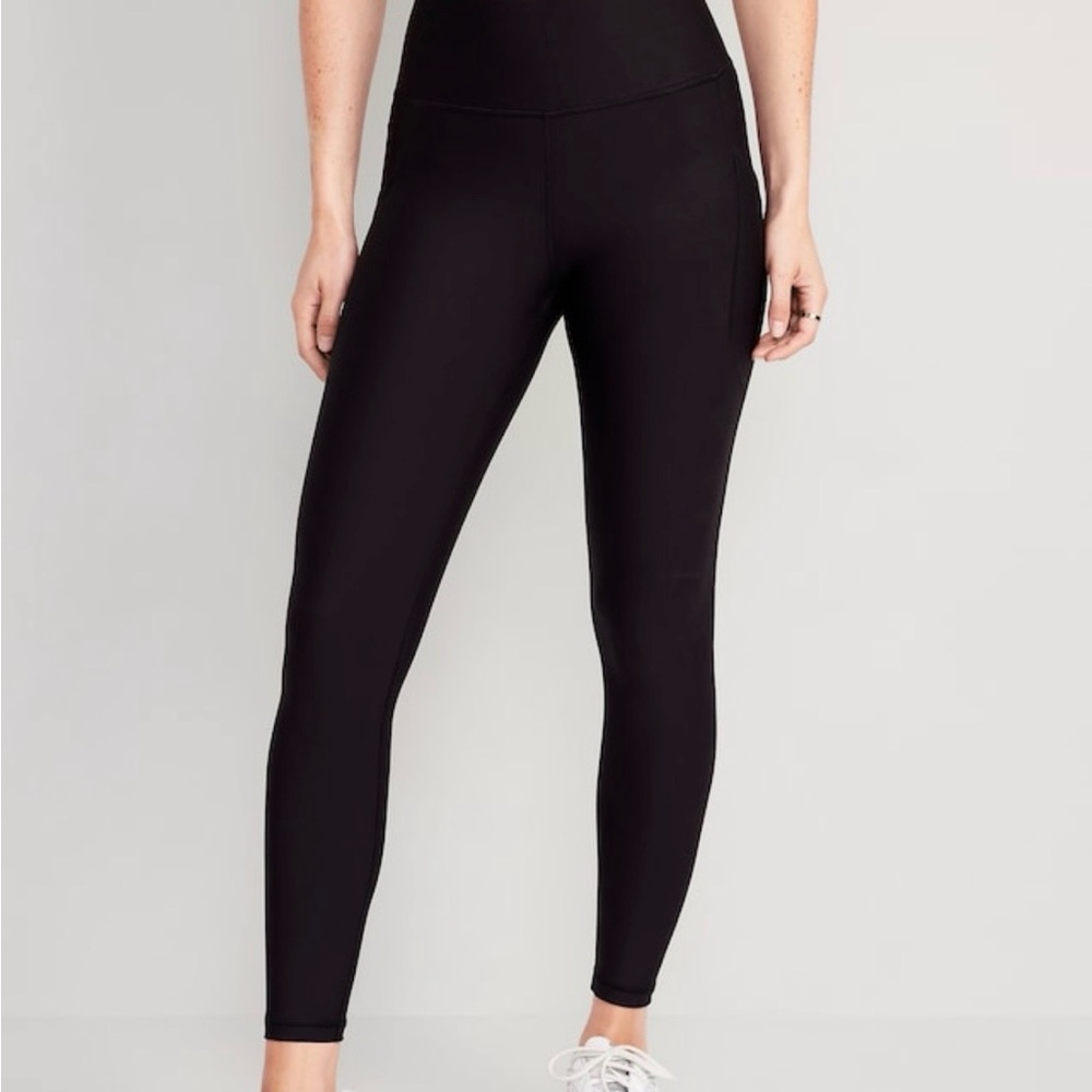 New Old Navy High-Waisted PowerSoft 7/8 Pocket Leggings